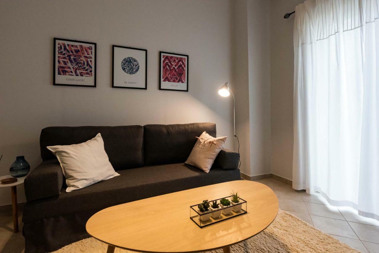 Avra Apartment Каламата Экстерьер фото